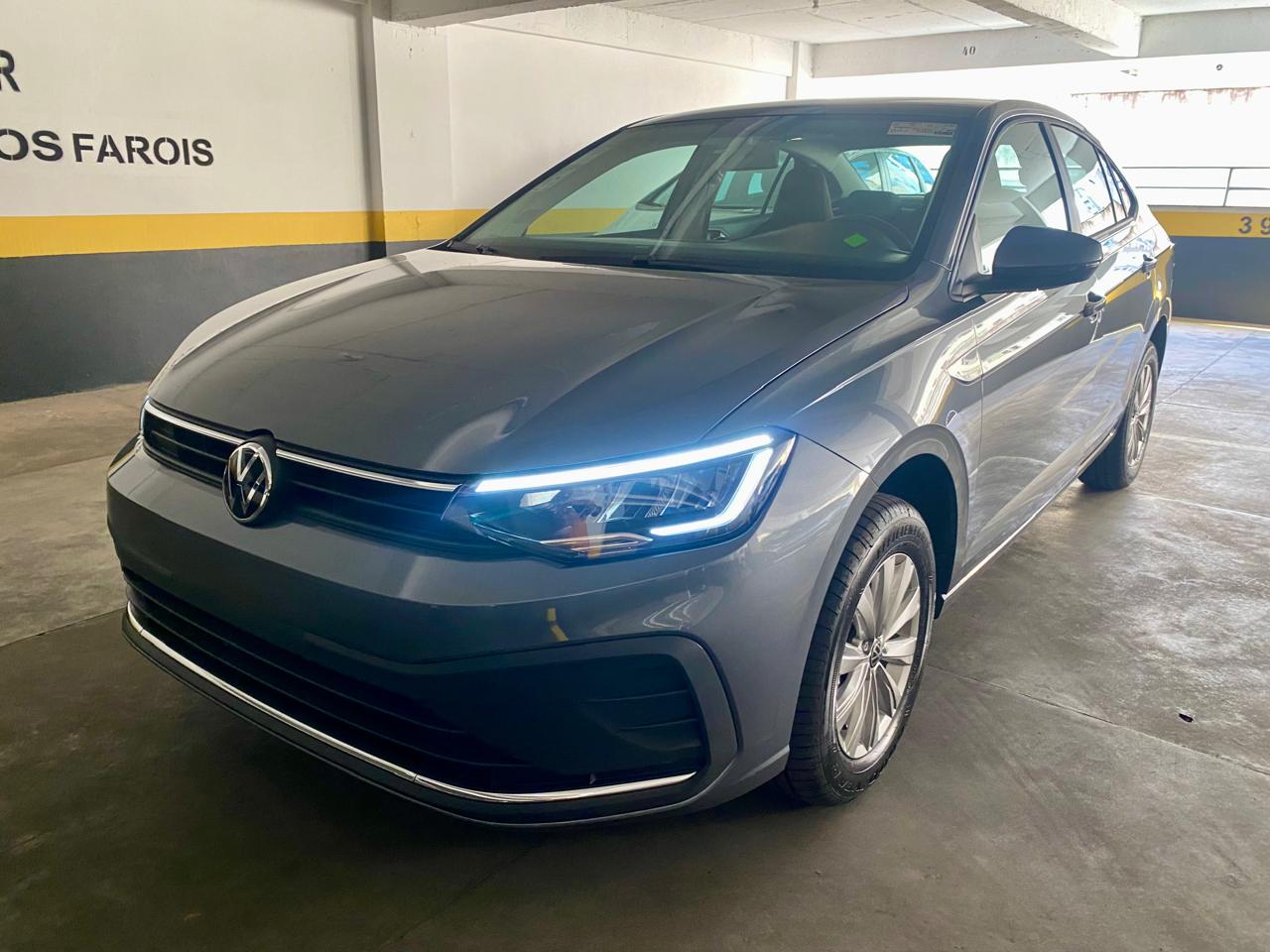 Carro e suporte no processo de locação da Special Rent a Car